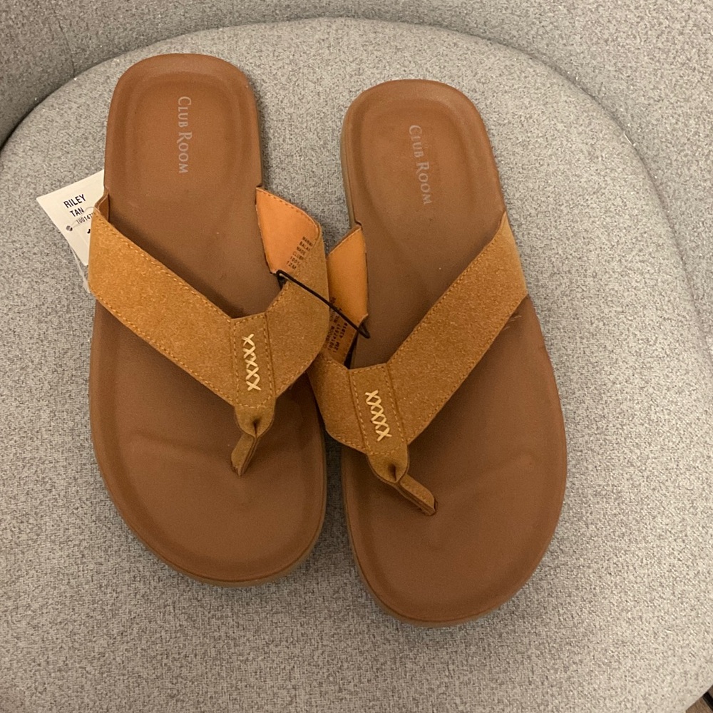 Club Room Men’s Brown Flip Flops